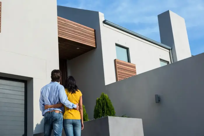 Résultat final d'une maison avec un enduit de façade neuf et protecteur